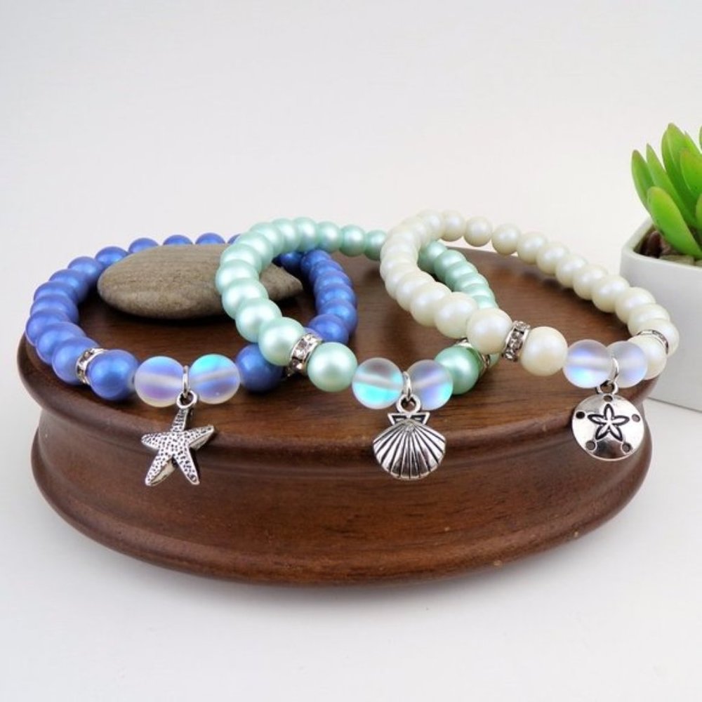 Beach Charm Glass Bead Stretch Bracelet